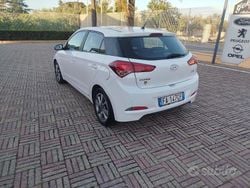 Bianco Usata 2015 Hyundai i20 Style Tre volumi | 6900 € (Buon prezzo)