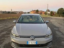 Grigio Usata 2021 VW Golf VIII Tre volumi | 18.500 € (Buon prezzo)