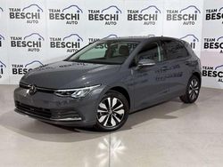 Grigio delfino Usata 2023 VW Golf VIII Move Tre volumi | 22.400 € (Buon prezzo)