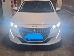 Usata 2021 Peugeot 208 Allure Due volumi | 13.000 € (Buon prezzo)