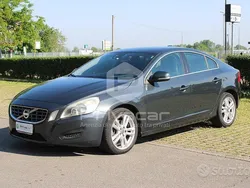 Grigio Usata 2013 Volvo S60 Momentum Tre volumi | 9600 € (Buon prezzo)
