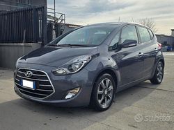 Grigio scuro Usata 2017 Hyundai ix20 Xpossible Due volumi | 10.490 € (Cara)