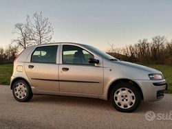 Grigio Usata 2001 Fiat Punto Tre volumi | 1500 € (Buon prezzo)