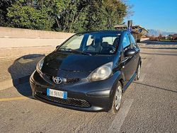 Grigio Usata 2005 Toyota Aygo Due volumi | 2800 € (Buon prezzo)