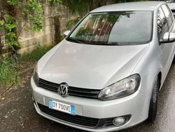 Grigio Usata 2009 VW Golf VI Highline Tre volumi | 7400 € (Buon prezzo)