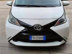 Bianco Usata 2015 Toyota Aygo Due volumi | 8500 € (Cara)