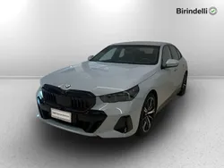 Brooklyn grey metallic Usata 2024 BMW 520 Comfort Edition Tre volumi | 58.900 € (Buon prezzo)