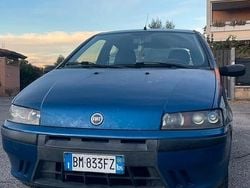 Blu Usata 2000 Fiat Punto Tre volumi | 1800 € (Buon prezzo)