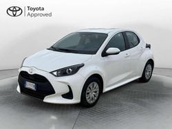 Bianco Usata 2025 Toyota Yaris Hybrid Active Tre volumi | 19.500 € (Ottimo prezzo)