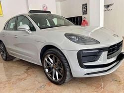 Grigio gesso Usata 2022 Porsche Macan SUV | 69.990 € (Molto cara)