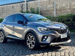 Grigio Usata 2021 Renault Captur Intens SUV | 15.990 € (Buon prezzo)