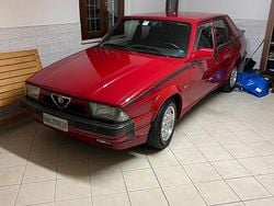 Rosso Usata 1991 Alfa Romeo 75 Tre volumi | 32.900 €