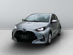 Grigio Usata 2022 Toyota Yaris Hybrid Active Tre volumi | 16.500 € (Buon prezzo)
