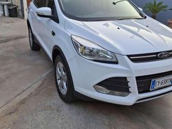 Bianco Usata 2015 Ford Kuga SUV | 10.900 € (Buon prezzo)