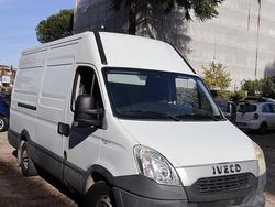 Bianco Usata 2013 Iveco Daily Tre volumi | 8500 € (Buon prezzo)