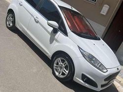Bianco Usata 2015 Ford Fiesta Titanium Due volumi | 4500 € (Buon prezzo)