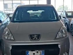 Grigio Usata 2010 Peugeot Partner Tepee Outdoor Monovolume | 6500 €