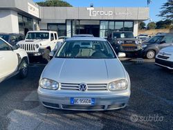 Argento Usata 1999 VW Golf IV Highline Tre volumi | 2690 € (Buon prezzo)