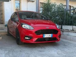 Rosso Usata 2018 Ford Fiesta ST-Line Tre volumi | 11.000 € (Buon prezzo)