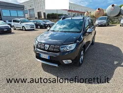 Nero Usata 2020 Dacia Sandero Comfort Due volumi | 11.900 € (Buon prezzo)