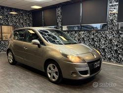Marrone Usata 2011 Renault Scénic III Dynamique Monovolume | 4900 € (Buon prezzo)