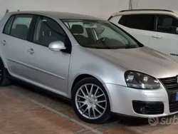 Usata 2004 VW Golf V Sportline Tre volumi | 4400 €