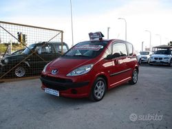Rosso Usata 2005 Peugeot 1007 Monovolume | 2990 € (Buon prezzo)