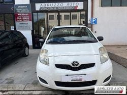 Bianco Usata 2011 Toyota Yaris Active Due volumi | 5900 € (Buon prezzo)