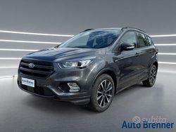 Grigio Usata 2019 Ford Kuga ST-Line SUV | 18.300 € (Buon prezzo)