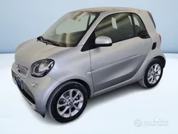 Argento metallizzato Usata 2019 Smart ForTwo Electric Drive Passion Tre volumi | 10.800 € (Buon prezzo)
