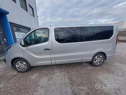 Grigio Usata 2015 Opel Vivaro Monovolume | 16.000 €