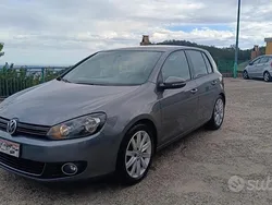 Grigio Usata 2011 VW Golf VI Highline Tre volumi | 8500 € (Buon prezzo)
