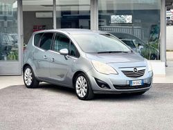 Argento Usata 2012 Opel Meriva Monovolume | 5300 € (Buon prezzo)