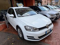 Bianco Usata 2013 VW Golf VII Trendline Tre volumi | 7999 € (Ottimo prezzo)