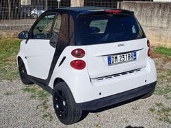 Bianco Usata 2007 Smart ForTwo Coupé Pure Due volumi | 4900 € (Buon prezzo)