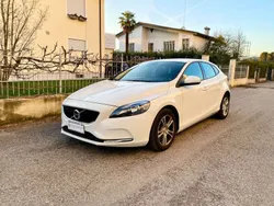 Bianco Usata 2018 Volvo V40 Business Edition Station wagon | 11.990 € (Ottimo prezzo)