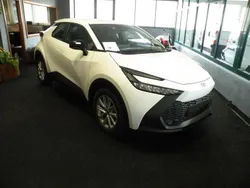 Bianco Nuova 2024 Toyota C-HR Active SUV | 32.200 €
