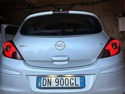 Grigio Usata 2009 Opel Corsa Tre volumi | 2200 € (Buon prezzo)