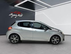 Grigio Usata 2016 Peugeot 208 Allure Due volumi | 7200 € (Ottimo prezzo)