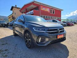 Grigio glasgow / tetto nero Usata 2023 VW T-Roc R-line SUV | 32.450 € (Buon prezzo)