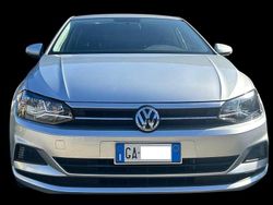 Grigio Usata 2019 VW Polo Comfortline Tre volumi | 14.000 € (Buon prezzo)