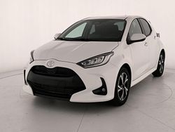 Nuova 2025 Toyota Yaris Trend Tre volumi | 23.500 € (Buon prezzo)