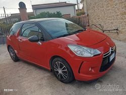 Rosso Usata 2010 DS Automobiles DS3 Due volumi | 3800 € (Buon prezzo)