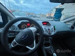 Usata 2010 Ford Fiesta Due volumi | 4000 €