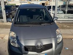 Grigio Usata 2008 Toyota Yaris Tre volumi | 3500 € (Buon prezzo)
