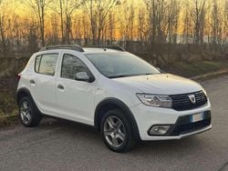 Bianco Usata 2017 Dacia Sandero Stepway Tre volumi | 6990 € (Super prezzo)