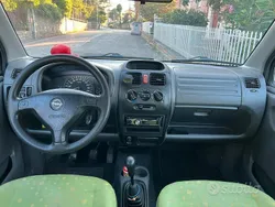 Usata 2002 Opel Agila Due volumi | 1500 € (Buon prezzo)