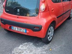 Rosso Usata 2010 Peugeot 107 Due volumi | 3200 € (Buon prezzo)