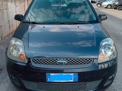 Grigio Usata 2006 Ford Fiesta Due volumi | 1500 € (Ottimo prezzo)