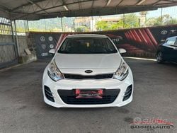 Bianco Usata 2015 Kia Rio Active Tre volumi | 5990 € (Ottimo prezzo)